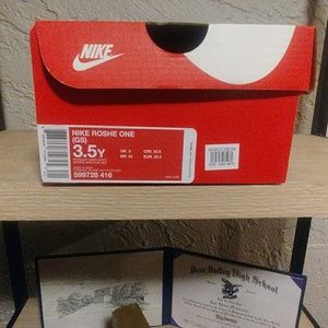 Nike Roshe One sneakers